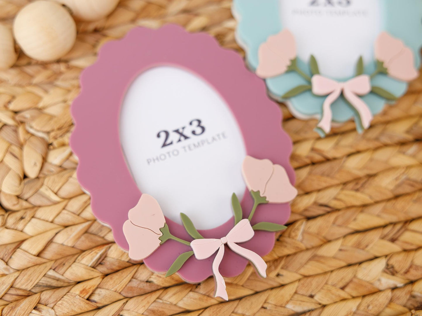Scallop oval flower photo frame
