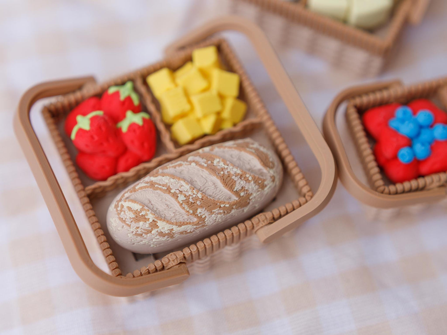 Build your own Picnic basket fidget clicker
