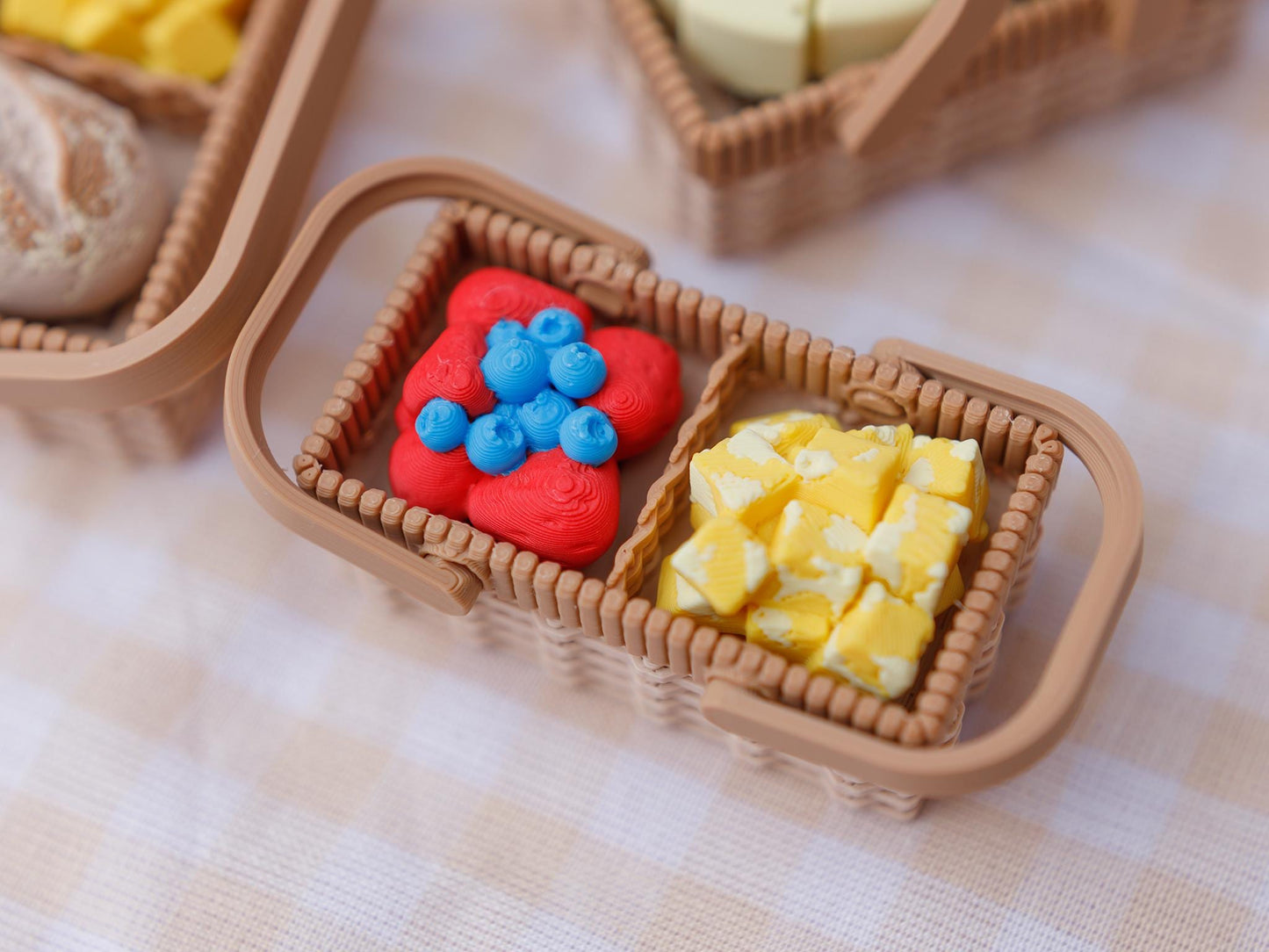 Build your own Picnic basket fidget clicker