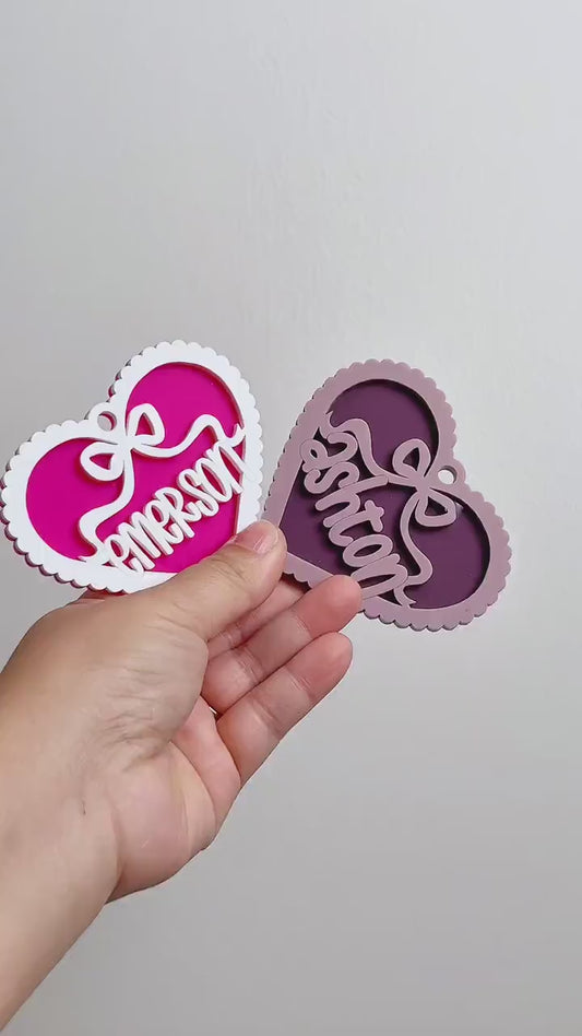 Scallop bow heart backpack name tag Heart backpack keychain Personalized keychain Gift for kids Personalized scallop heart keychain